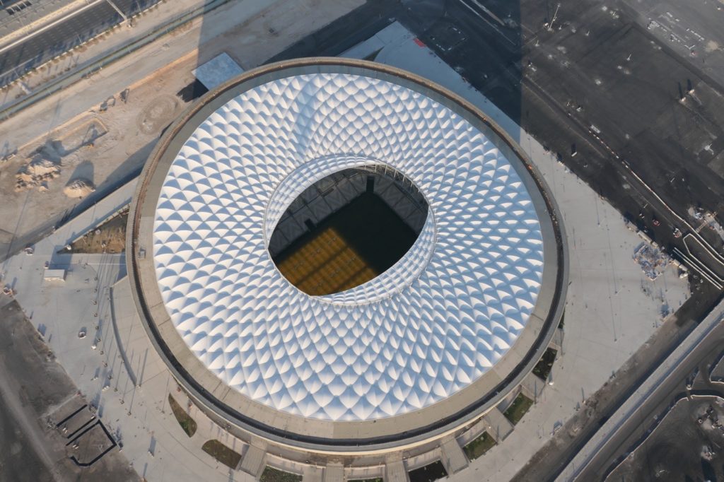 Das Lusail Stadion 2022 aus der Luft